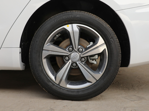 2018款1.4T 自动精英智联型 轮圈
