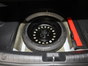 2018款1.4T 自动精英智联型 备胎