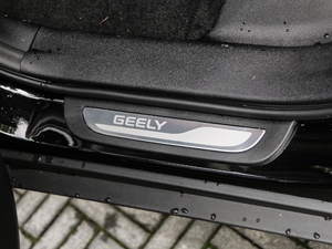 20181.8TD ԄӃ4G g