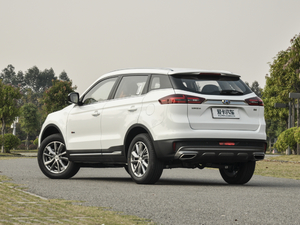 2018款1.8TD 手动两驱智雅型 左后45度