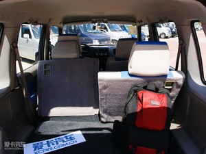 2010款e+ ES经济版 空间座椅