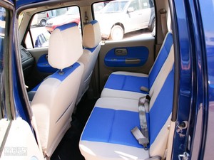 2010款e+ ES经济版 空间座椅