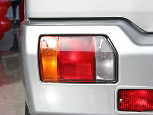2010款1.0L 经济版 细节外观