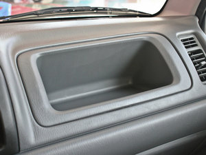 2010款1.0L 经济版 空间座椅