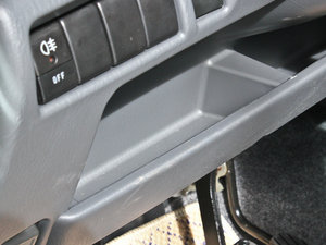 2010款1.0L 经济版 空间座椅