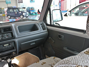 2010款1.0L 经济版 空间座椅