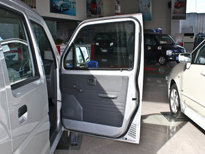 2010款1.0L 经济版 空间座椅