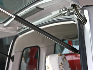 2010款1.0L 经济版 空间座椅
