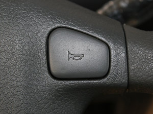 2010款1.0L 经济版 中控区