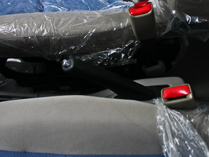2012款全能版 1.4L VVT标准版 驻车制动器