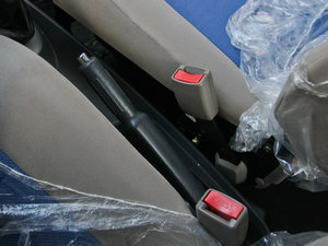 2012款e+ 1.4L VVT标准版 驻车制动器