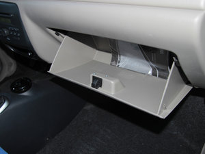 2014款全能版 1.4L 实用型 手套箱