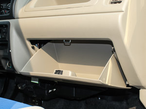 2014款全能版 1.4L 标准型1 手套箱
