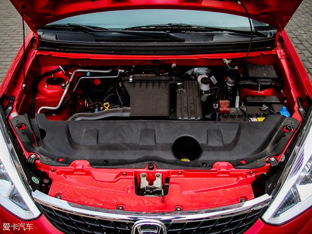 昌河鈴木2015款利亞納A6兩廂