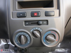 2009款森雅M80 中控区
