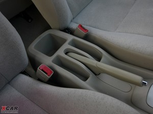 2009款森雅M80 驻车制动器