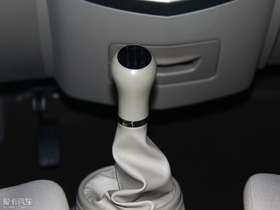 2013��ь�V80 1.3L �ք�(d��ng)��(bi��o)��(zh��n)��