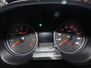 2013款1.3L 手动标准版 中控区