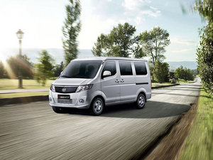 2015款1.3L 手动乘用版 7座 整体外观