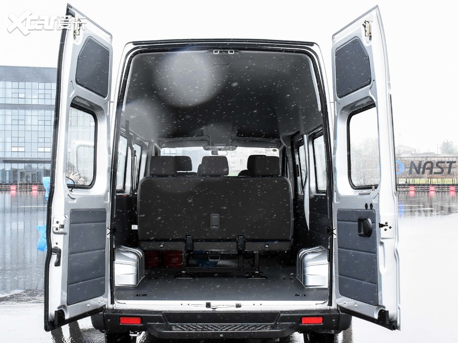 2021L(fng) 2.3T V9ǰ(q)܇LS 7 VI