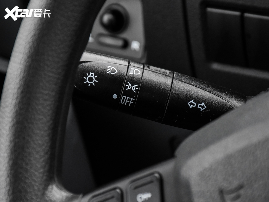 2021L(fng) 2.3T V9ǰ(q)܇LS 7 VI