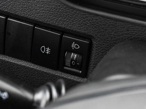 2021款2.3T V9前驱物流车长轴高顶 7座 国VI 中控区