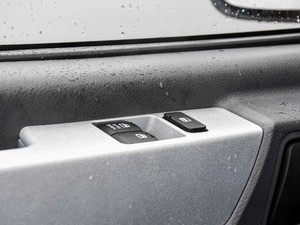 2021款2.3T V9前驱物流车长轴高顶 7座 国VI 中控区