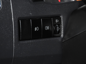 2021款2.4T V9后驱物流车极限车 国VI 中控区
