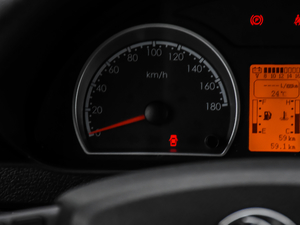 2021款2.4T V9后驱物流车极限车 国VI 中控区