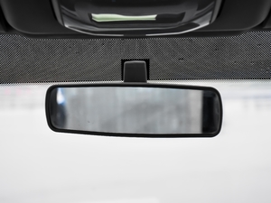 2021款2.4T V9后驱物流车极限车 国VI 空间座椅