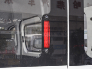 2021款2.4T V9后驱物流车长轴高顶 7座 国VI 细节外观