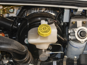 2021款2.4T V9后驱物流车长轴高顶 7座 国VI 其它