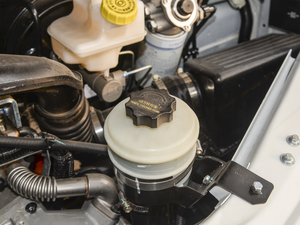 2021款2.4T V9后驱物流车长轴高顶 7座 国VI 其它