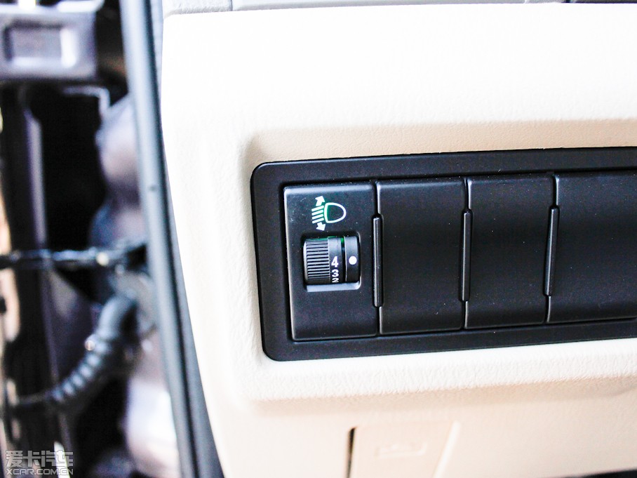 2012��LCV03 1.3L 7�����w���A��