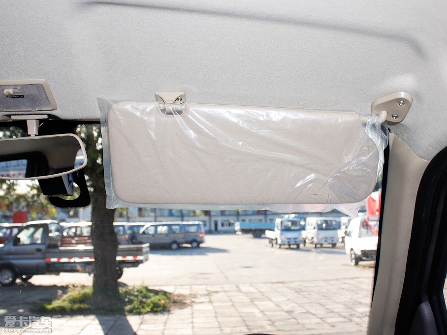 2012��LCV03 1.3L 7�����w���A��