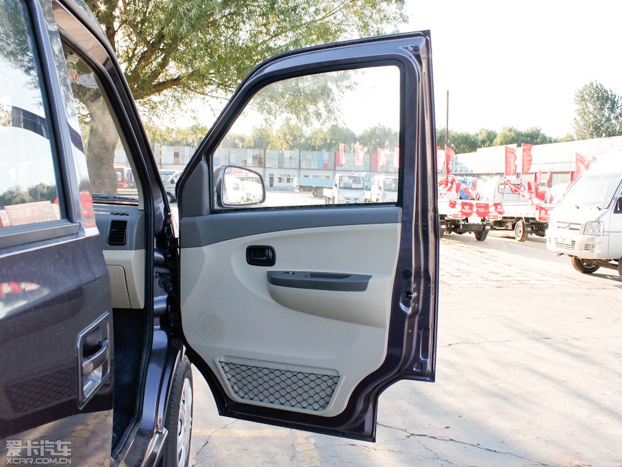 2012��LCV03 1.3L 7�����w���A��