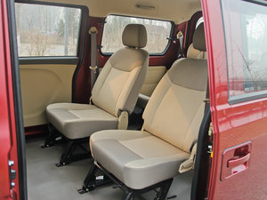 2012款1.3L 手动标准版 后排座椅