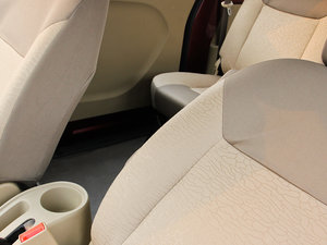 2012款1.3L 手动标准版 空间座椅
