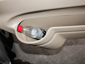 2012款3.0T 中轴高顶领尊版 空间座椅
