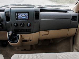 2012款3.0T 中轴高顶领尊版 中控区