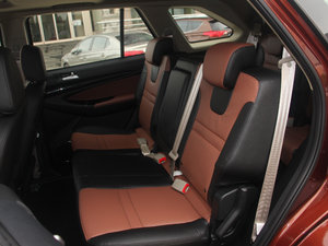 2017款1.9T 手动两驱豪华型 5座 后排座椅
