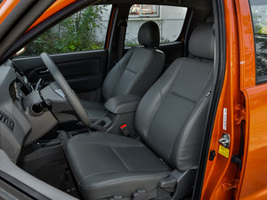2014款2.8T 柴油版精英型 主驾驶座椅