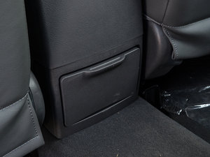 2014款2.8T 柴油版精英型 空间座椅