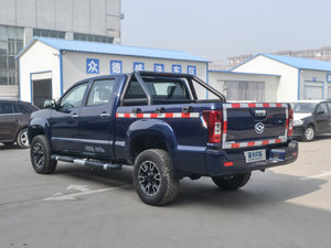 2015款2.8T 柴油两驱至尊版 左后45度