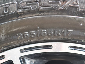 2015款2.8T 柴油两驱至尊版 轮胎尺寸