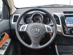 2015款2.8T 柴油两驱至尊版 方向盘