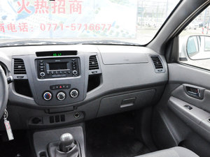2016款2.8T 两驱超值版 柴油 中控区