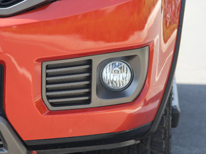 2017款2.5T 手动两驱运动版XD25T5 前雾灯
