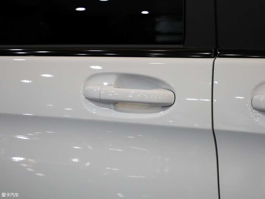 2018YV V 260 AMG \Ӱ V