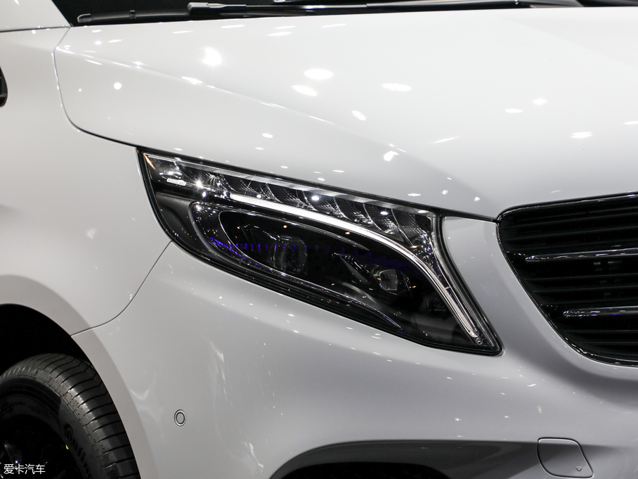 2018��YV�� V 260 AMG �\�Ӱ� ��V